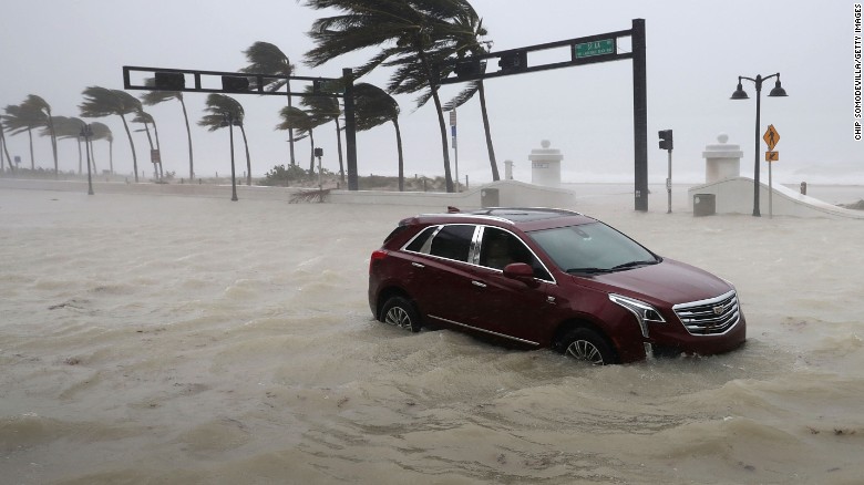 Bão[-]Irma[-]trút[-]cơn[-]thịnh[-]nộ[-]xuống[-]Florida